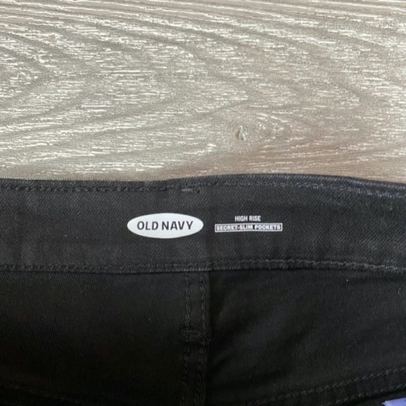 💜 Old Navy Black High Rise Secret Slim Pocket Denim Shorts 6 - Picture 5 of 10